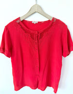 Lade das Bild in den Galerie-Viewer, *Seide* Bluse Loch Stickerei Rot (M-L)
