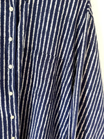 Lade das Bild in den Galerie-Viewer, *Leinen* Overshirt Bluse Marine Nadelstreifen (XL)
