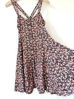 Lade das Bild in den Galerie-Viewer, Minikleid 80s Streublümchen Print Boho (L-XL)
