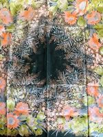 Lade das Bild in den Galerie-Viewer, *Seide* Tuch 80s Blumen Apricot Grün
