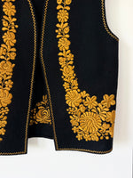 Lade das Bild in den Galerie-Viewer, RARE 70s Weste Handmade Ungarische Stickerei (S-M)
