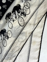 Lade das Bild in den Galerie-Viewer, *Seide* Tuch 80s Rennrad Print
