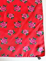 Lade das Bild in den Galerie-Viewer, *Seide* Tuch 80s Rosen Print Rot
