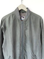 Lade das Bild in den Galerie-Viewer, *Seide* Blouson Bomber 80s Mint Salbei (M-L)
