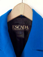 Lade das Bild in den Galerie-Viewer, *Escada* RARE Blazer Zweireiher Angora Blau (M)
