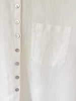 Lade das Bild in den Galerie-Viewer, *Leinen* Bluse Premium Basic Weiß Perlmutt (L)
