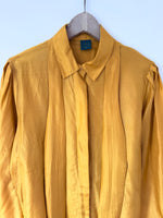Lade das Bild in den Galerie-Viewer, *Seide* Bluse 80s Schleife Senfgelb (L)
