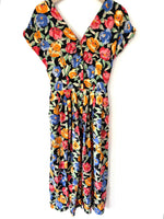 Lade das Bild in den Galerie-Viewer, Kleid 80s Blumen Print Schwarz (S-M)
