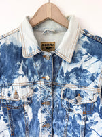 Lade das Bild in den Galerie-Viewer, Cropped Jeansjacke 90s Batik (S)

