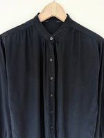 Lade das Bild in den Galerie-Viewer, *Seide* Bluse Premium Basic Anthrazit (S)
