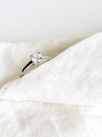 Lade das Bild in den Galerie-Viewer, *925 Sterling Silber* Vintage Ring Kristall Rainbow (55/56)

