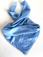 Lade das Bild in den Galerie-Viewer, *Seide* Tuch 80s Premium Basic Hellblau
