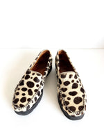 Lade das Bild in den Galerie-Viewer, RARE Loafer Leder Leo Fell Plateau (39)
