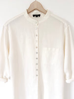 Lade das Bild in den Galerie-Viewer, *Leinen* Bluse Premium Basic Weiß Perlmutt (L)
