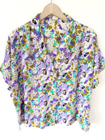 Lade das Bild in den Galerie-Viewer, *Seide* Handmade Bluse Blumen Flieder (XL-XXL)

