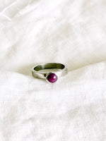 Lade das Bild in den Galerie-Viewer, *925 Sterling Silber* Vintage Bandring Berry (56/16)
