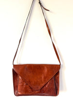 Lade das Bild in den Galerie-Viewer, Leder Schultertasche 80s Cognac
