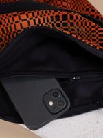 Lade das Bild in den Galerie-Viewer, Cara • Halbmondtasche Heavin x Zacamo Kollektion 9.0
