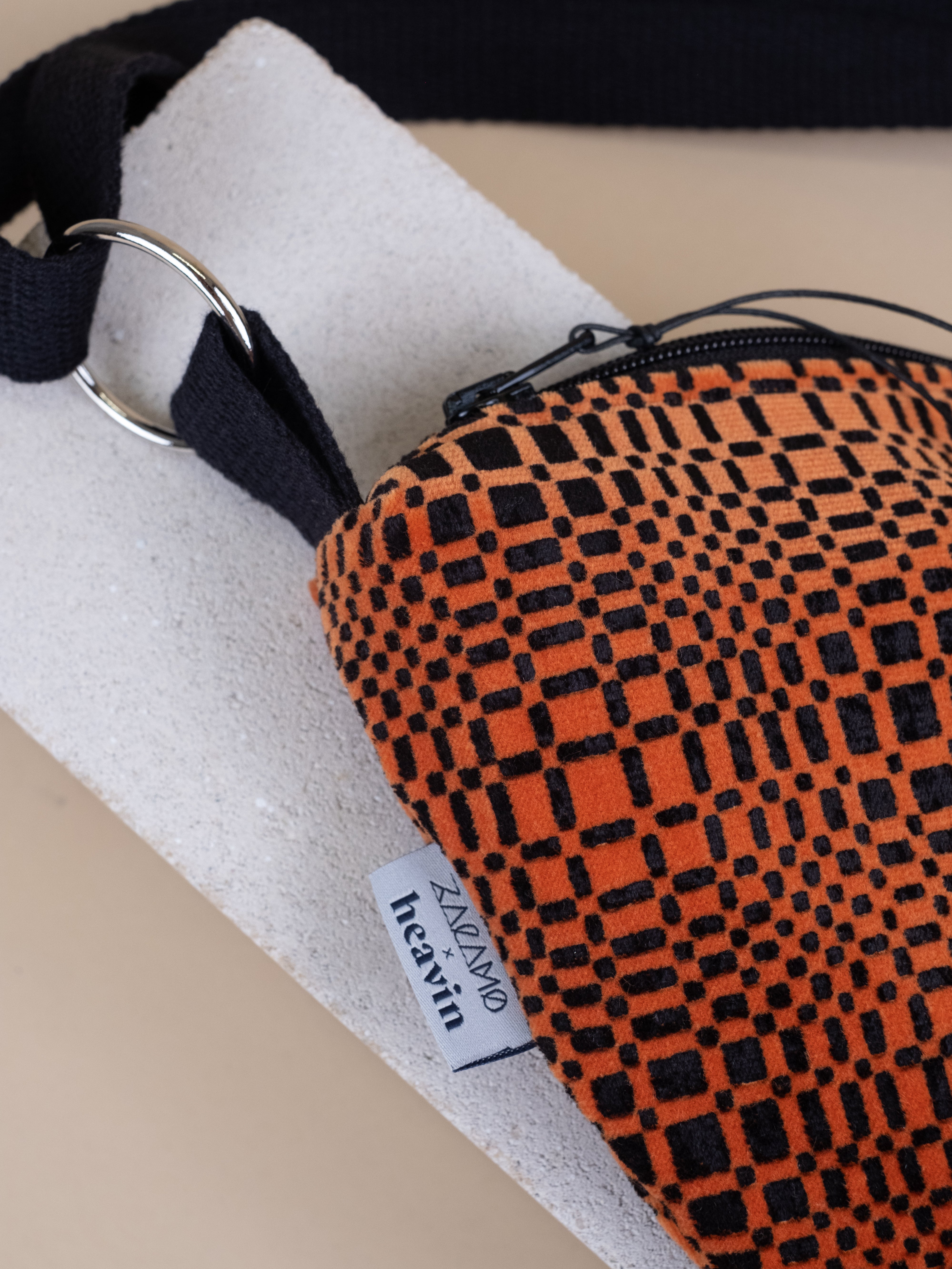 Cara • Halbmondtasche Heavin x Zacamo Kollektion 9.0