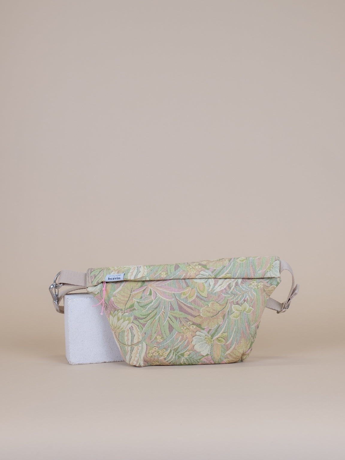 Flora • Bauchtasche Heavin x Zacamo Kollektion