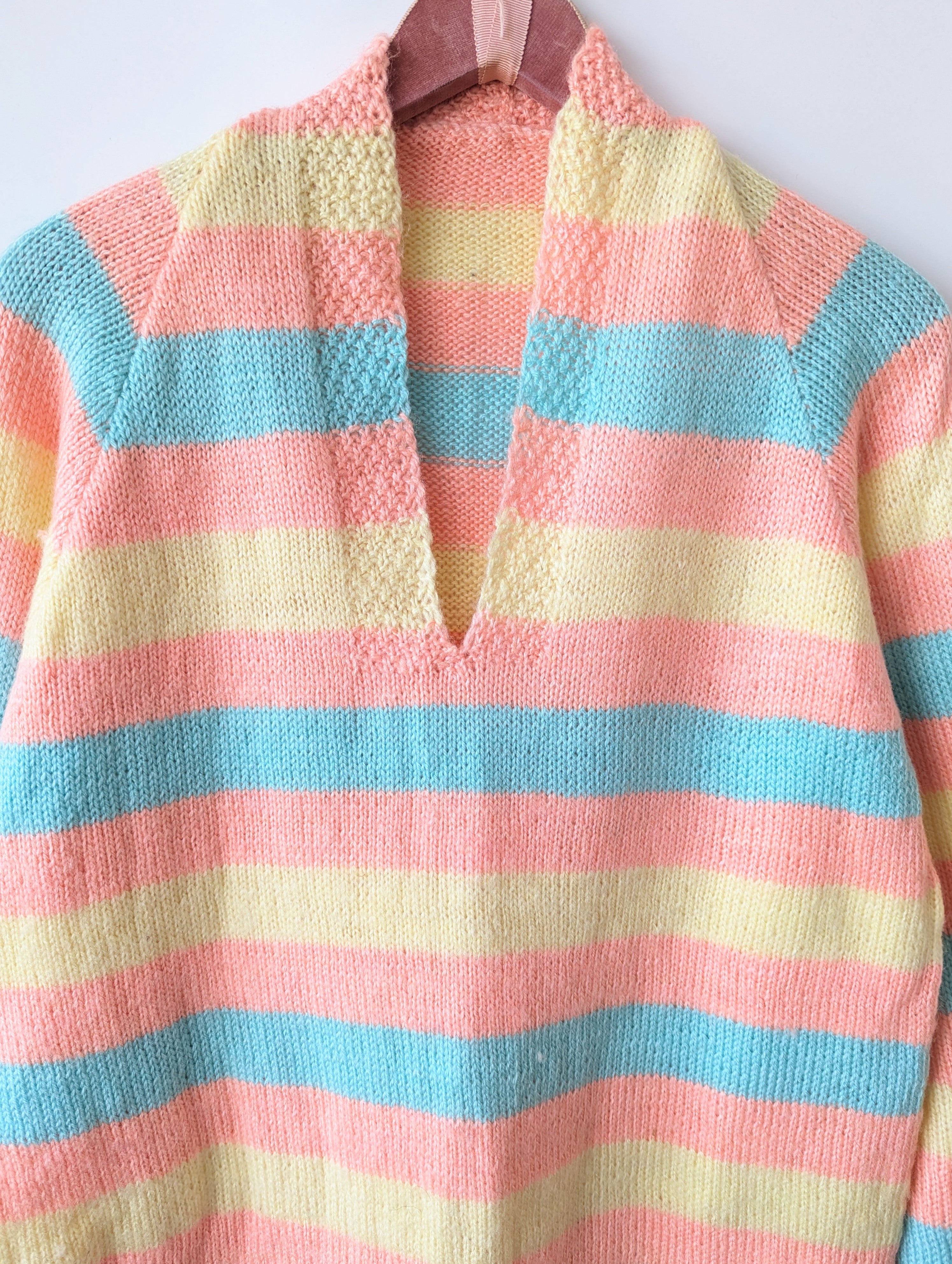 *Handmade* Pullover Streifen Pastell Strick Heavin (M-L)