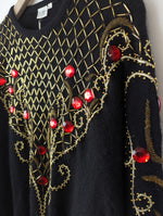 Lade das Bild in den Galerie-Viewer, *Wolle &amp; Angora* Pullover Bohemian Perlen Pailletten Stick (M-L)
