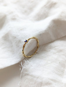 Ring 14k Gold Twisted Fine Line Midnight Blue