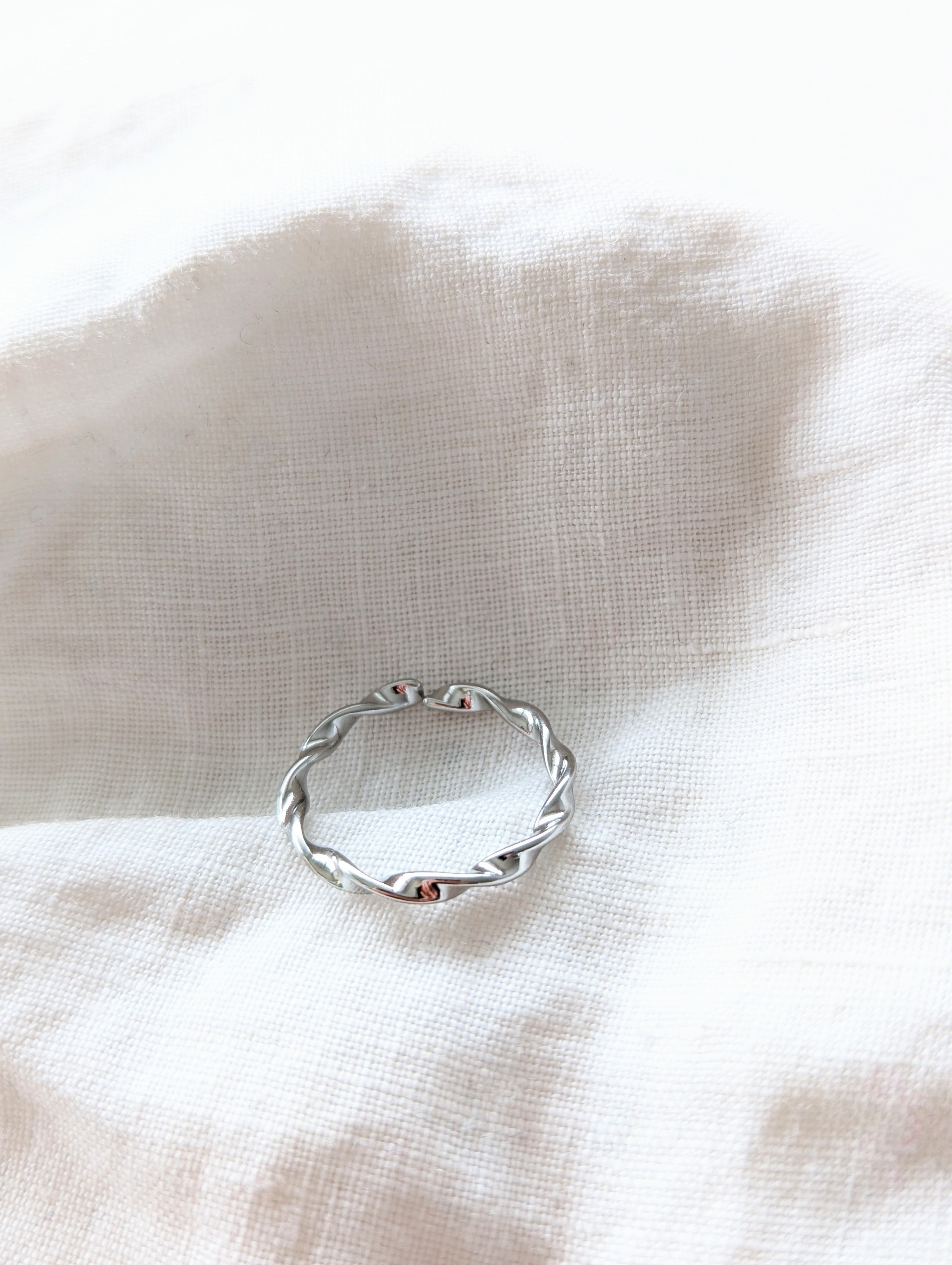 Ring 14k Silber Twisted Fine Line