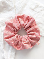 Lade das Bild in den Galerie-Viewer, Scrunchie Heavin Upcycling Apricot Pünktchen
