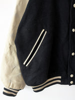 Lade das Bild in den Galerie-Viewer, RARE College Varsity V Lederbomber (L)
