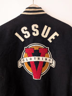 Lade das Bild in den Galerie-Viewer, RARE College Varsity V Lederbomber (L)
