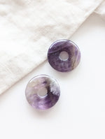 Lade das Bild in den Galerie-Viewer, *Black Deal* Naturstein Paar Amethyst Lila
