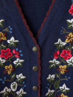 Lade das Bild in den Galerie-Viewer, *Schurwolle* Cardigan Blumen Strickerei (L)
