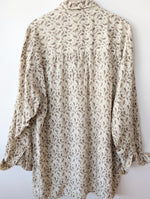 Lade das Bild in den Galerie-Viewer, *Seide* Bluse Bohemian Paisley Beige (XXL)
