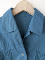 Lade das Bild in den Galerie-Viewer, Bluse Western Stil 70s Taubenblau (M-L)
