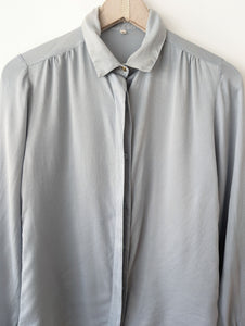 *Seide* Bluse Grau Streifen Manschetten (M-L)
