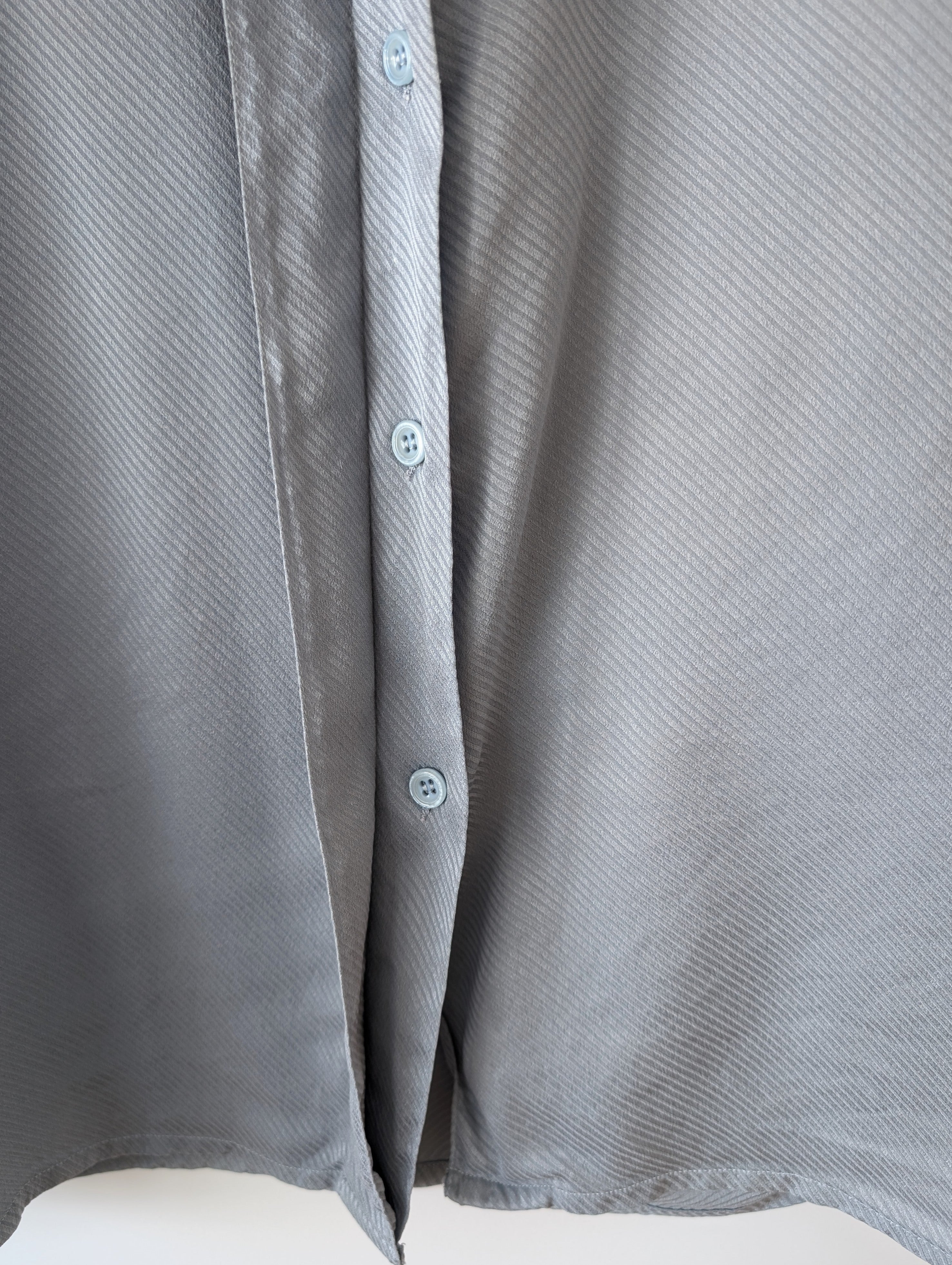 *Seide* Bluse Grau Streifen Manschetten (M-L)