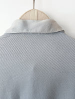 Lade das Bild in den Galerie-Viewer, *Seide* Bluse Grau Streifen Manschetten (M-L)
