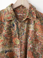 Lade das Bild in den Galerie-Viewer, Hemd 90s Toskana Print Rostrot Khaki (XL)
