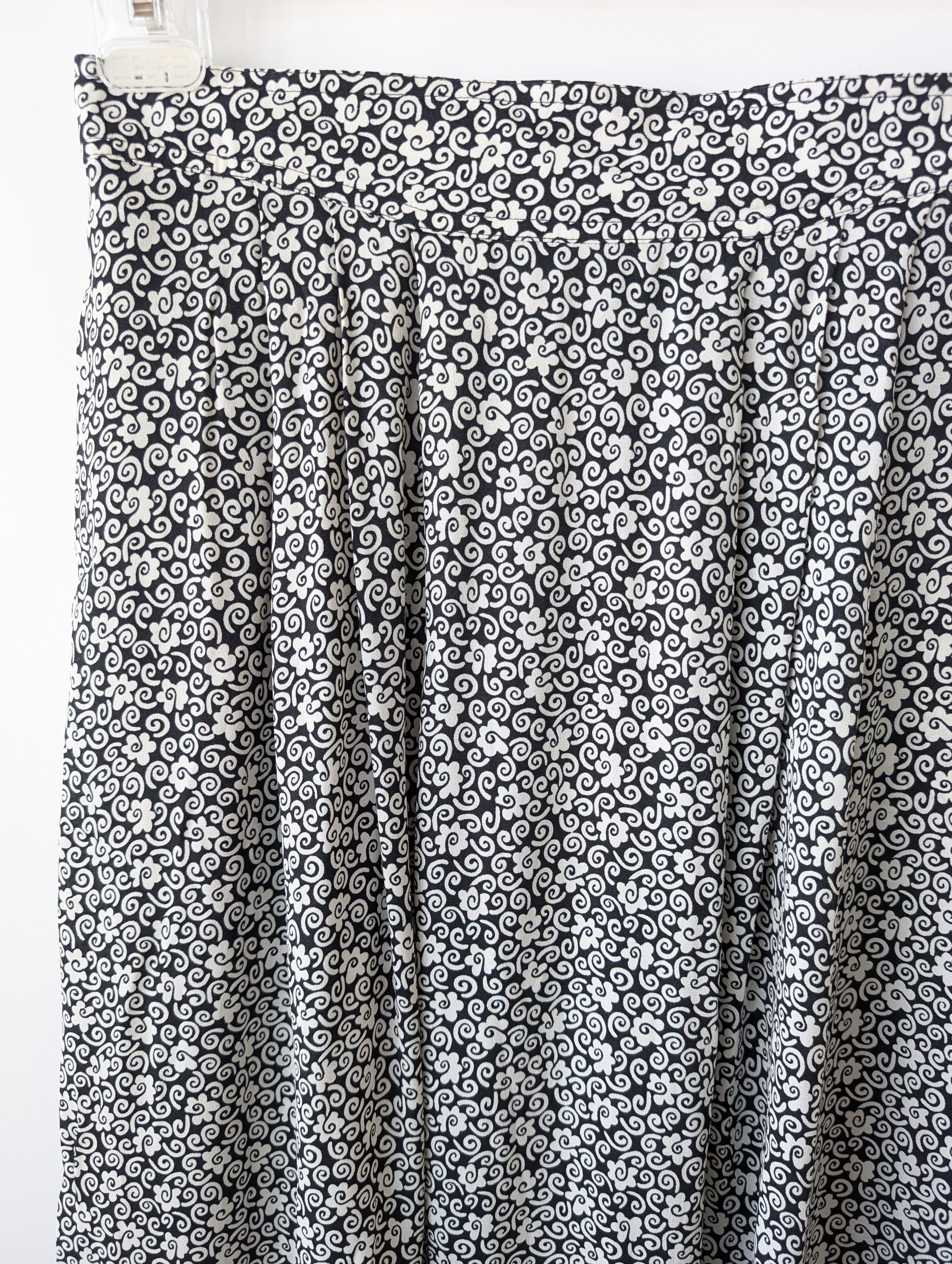 Rock 80s Blumen Schwarz Weiß (L-XL)