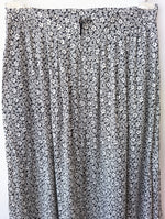 Lade das Bild in den Galerie-Viewer, Rock 80s Blumen Schwarz Weiß (L-XL)
