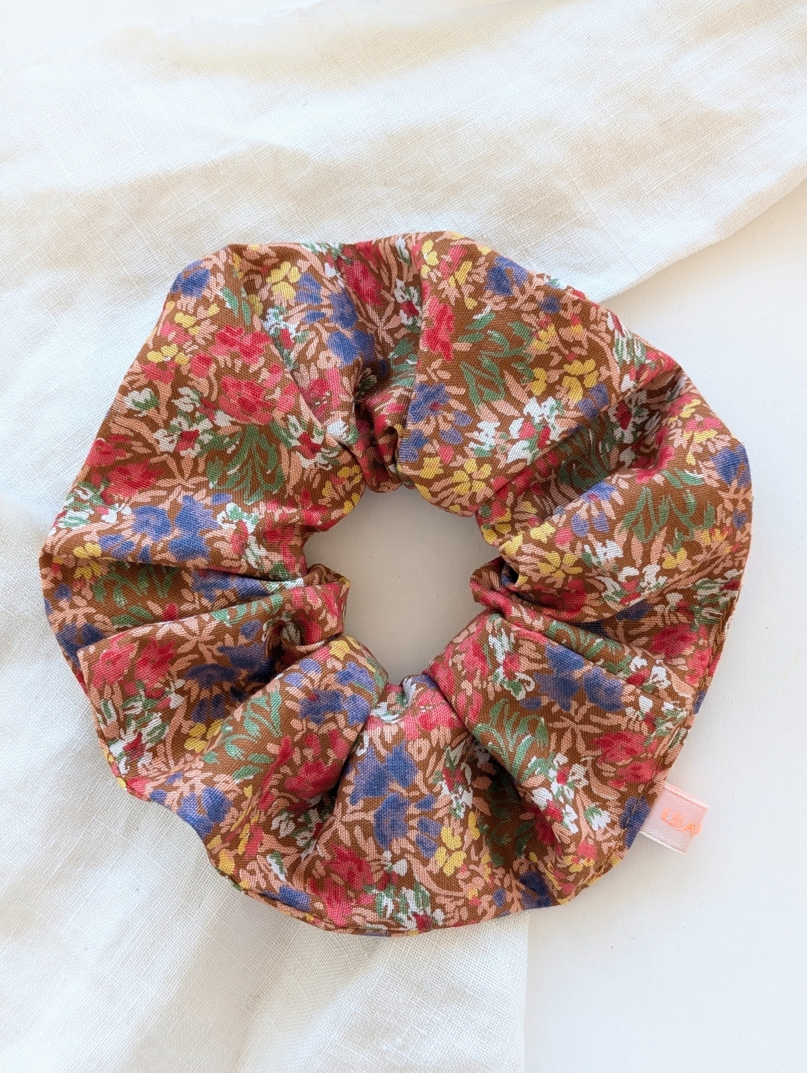 Scrunchie Upcycling Braun Streublümchen