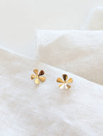 Lade das Bild in den Galerie-Viewer, Ohrringe 14k Gold Blumen
