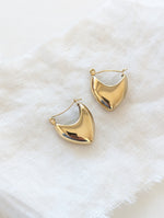 Lade das Bild in den Galerie-Viewer, Creolen 14k Gold Heart
