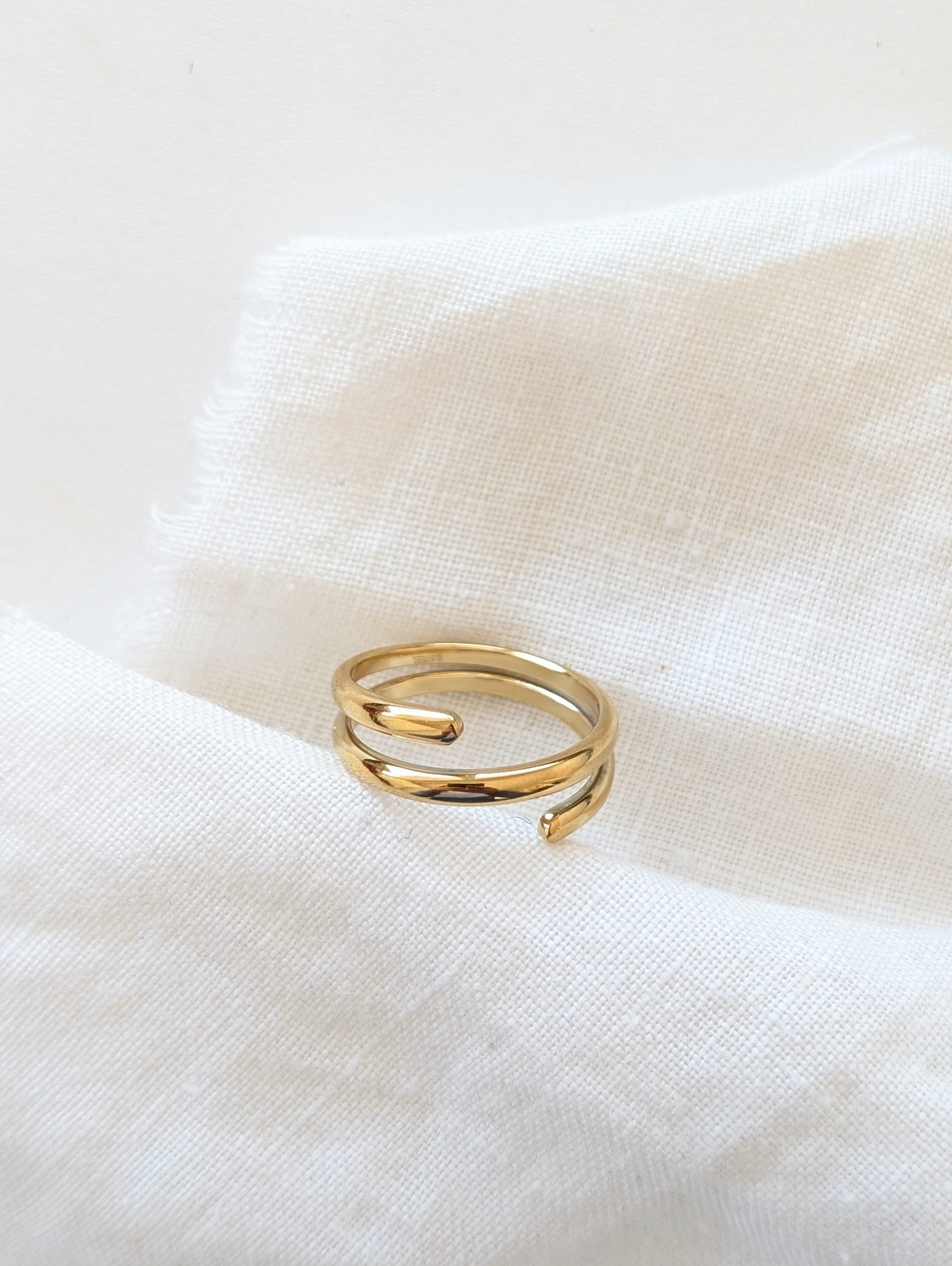 Ring 14k Gold Spiral Fine