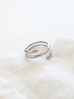 Lade das Bild in den Galerie-Viewer, Ring 14k Silber Spiral Fine
