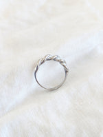 Lade das Bild in den Galerie-Viewer, Ring 14k Silber Twisted Fine
