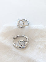 Lade das Bild in den Galerie-Viewer, Creolen Oval 14k Silber Loops
