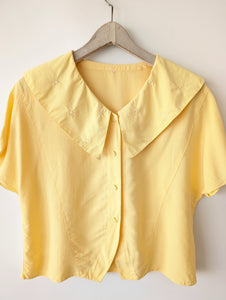Bluse Hellgelb Kragen Blumen Stick (L)