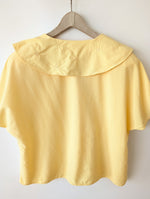 Lade das Bild in den Galerie-Viewer, Bluse Hellgelb Kragen Blumen Stick (L)
